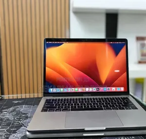 New Laptop Apple MacBook Pro 2017 16GB Intel Core i5 SSD 256GB