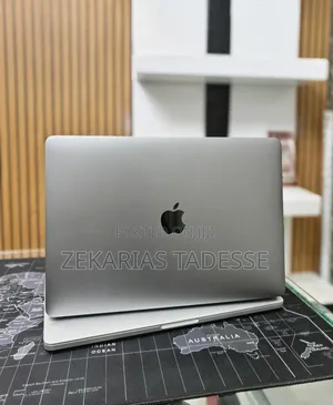 New Laptop Apple MacBook Pro 2017 16GB Intel Core i5 SSD 256GB