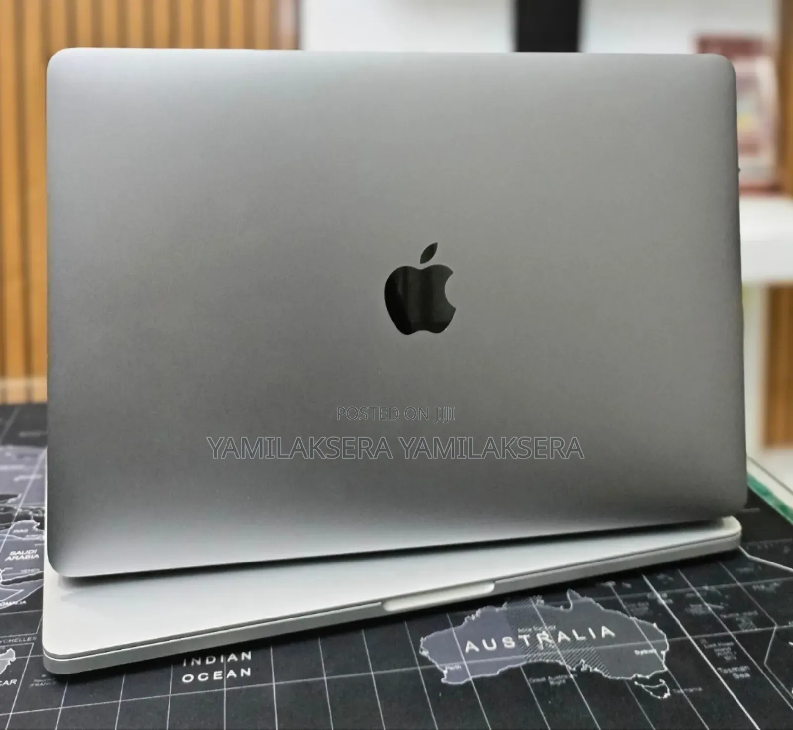 New Laptop Apple MacBook Pro 2017 8GB Intel Core i5 SSD 256GB