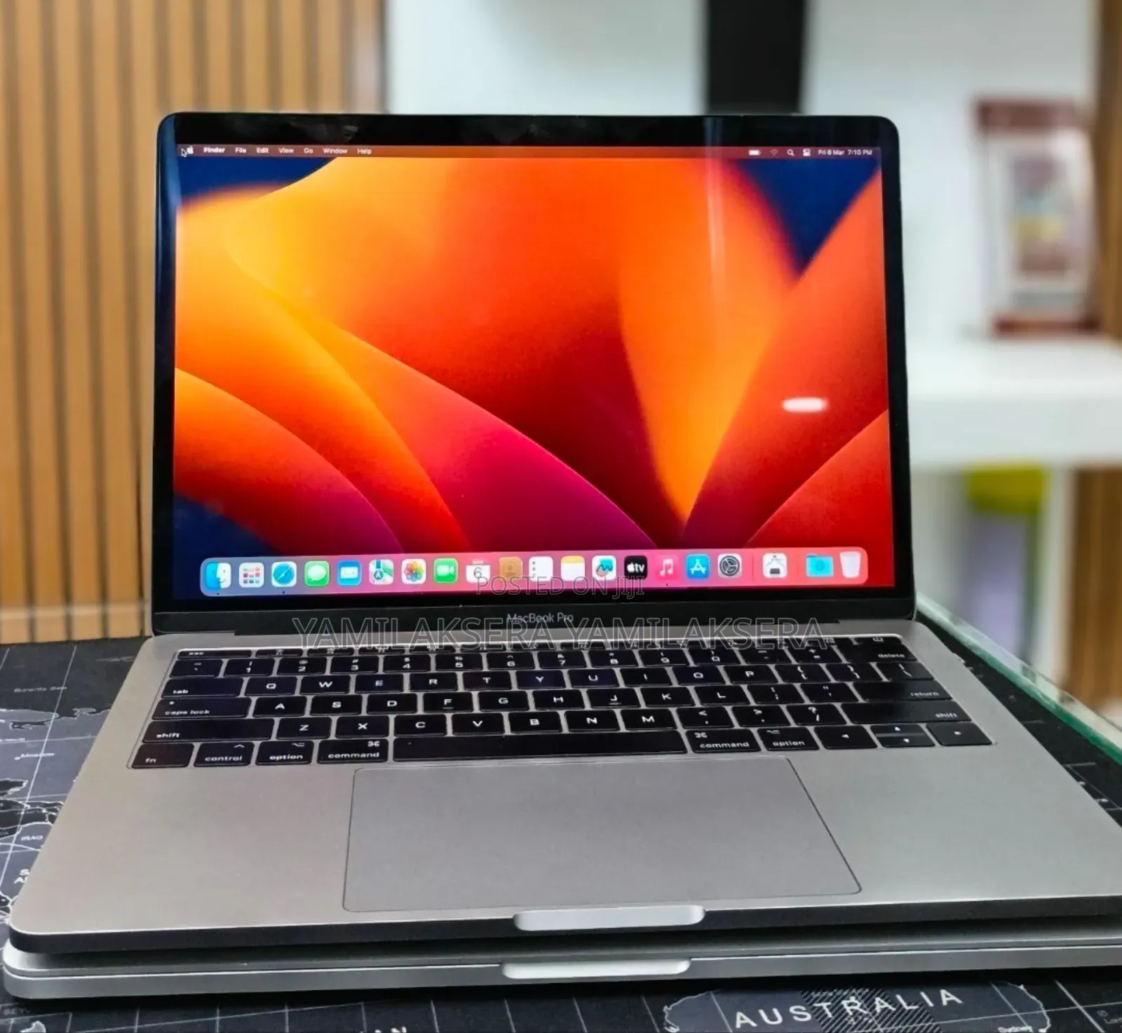 New Laptop Apple MacBook Pro 2017 8GB Intel Core i5 SSD 256GB