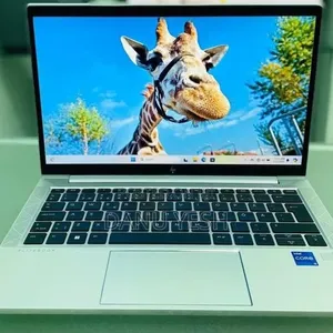 New Laptop HP EliteBook 830 G8 16GB Intel Core i5 SSD 512GB