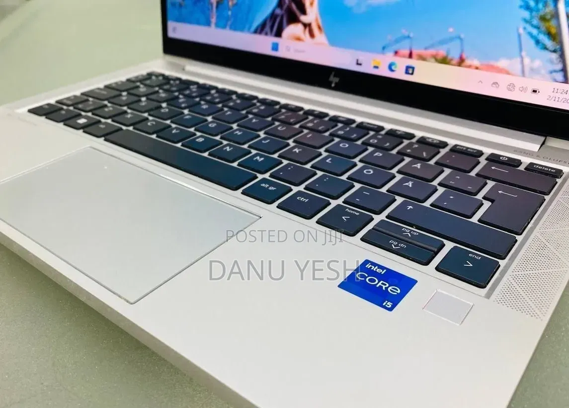 New Laptop HP EliteBook 830 G8 16GB Intel Core i5 SSD 512GB