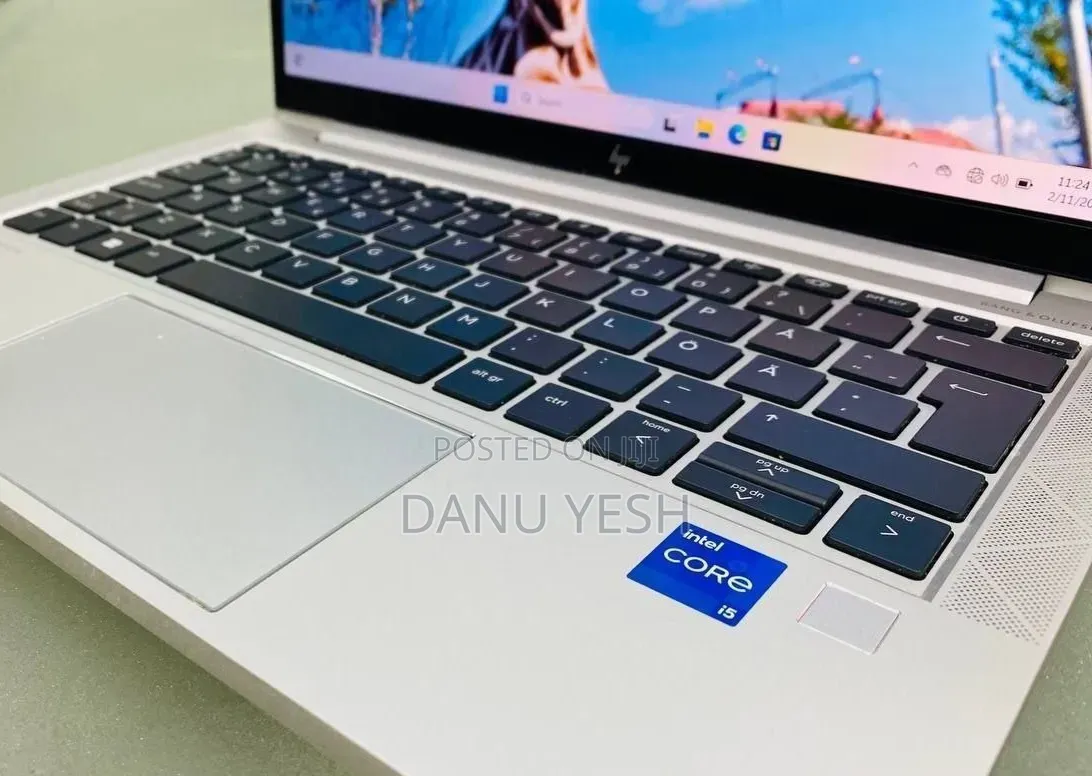 New Laptop HP EliteBook 830 G8 16GB Intel Core i5 SSD 512GB
