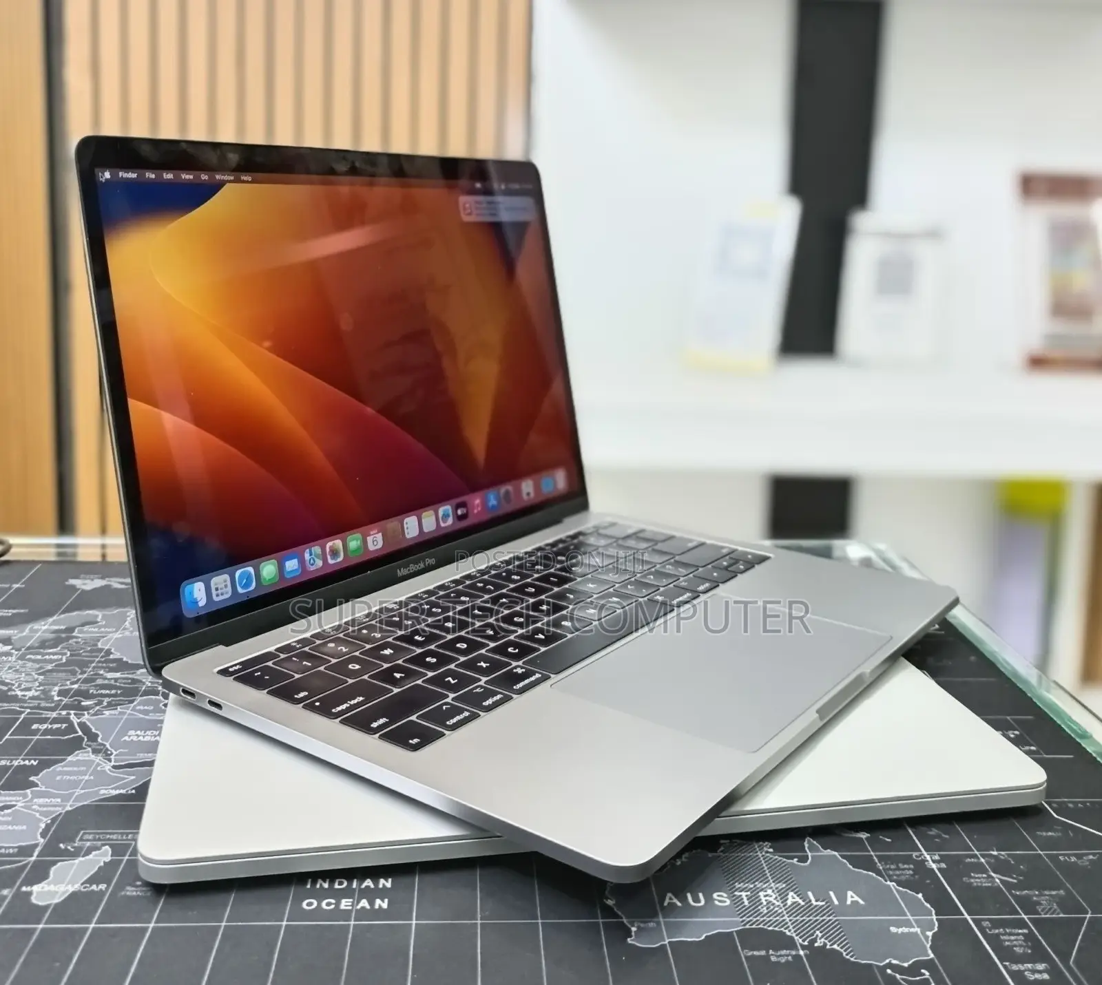 New Laptop Apple MacBook Pro 2017 16GB Intel Core i5 SSD 256GB