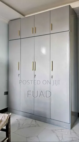 ቁም ሳጥን ላሚኔት