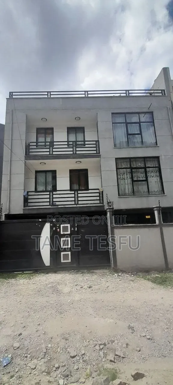 Furnished 8bdrm House in ሀያት, Bole for sale