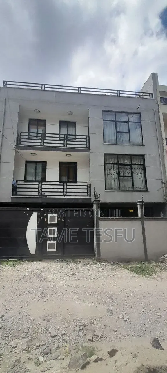 Furnished 8bdrm House in ሀያት, Bole for sale
