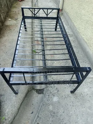 Bed ጠንካራ ኣልጋ