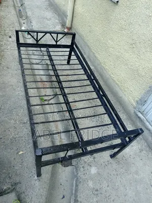 Bed ጠንካራ ኣልጋ