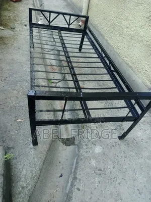 Bed ጠንካራ ኣልጋ