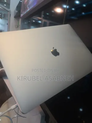 Laptop Apple MacBook Pro 2019 16GB Intel Core i7 SSD 512GB