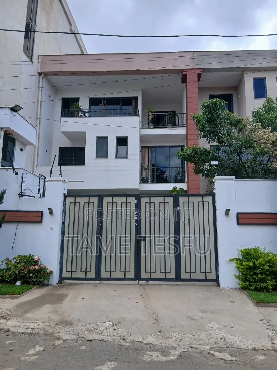 Furnished 7bdrm House in Cmc, Bole for sale