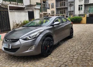 Hyundai Avante 2012