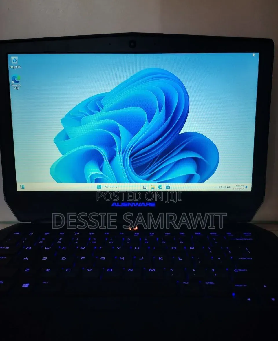 Laptop Alienware Area-51m 16GB Intel Core i5 SSD 256GB