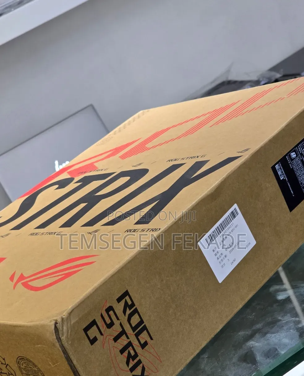 New Laptop Asus ROG Strix G17 16GB Intel Core i9 SSD 1T