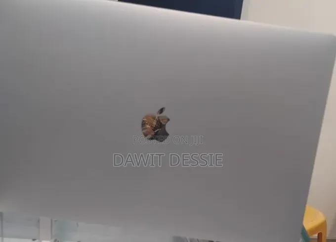 New Laptop Apple MacBook Pro 2019 16GB Intel Core i7 SSD 512GB