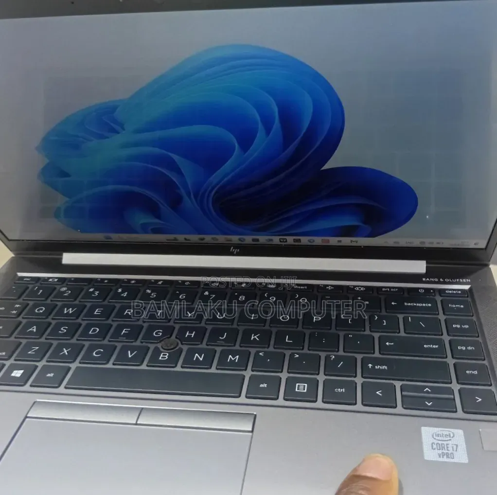 New Laptop HP ZBook Firefly 14 G7 16GB Intel Core i7 SSD 512GB