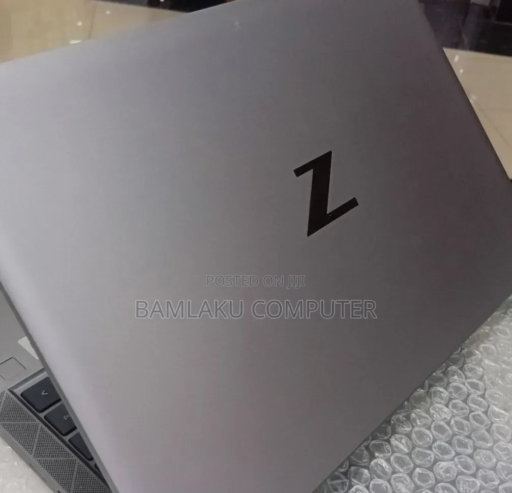 New Laptop HP ZBook Firefly 14 G7 16GB Intel Core i7 SSD 512GB