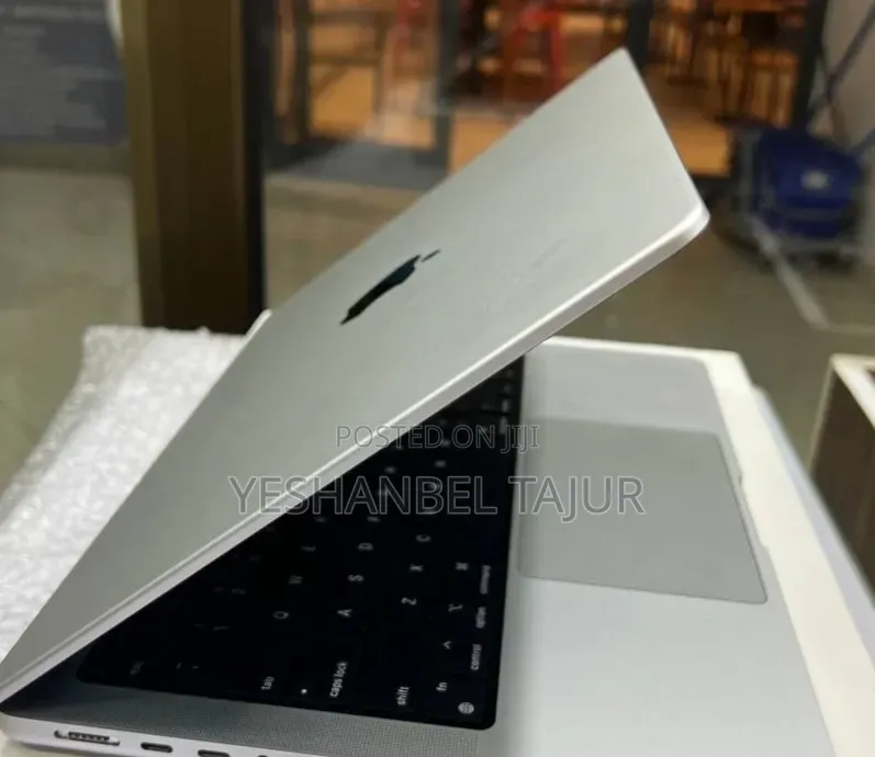 New Laptop Apple MacBook Pro M1 16GB Apple M1 Pro SSD 512GB