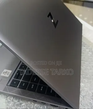 New Laptop HP ZBook Firefly 14 G7 16GB Intel Core i7 SSD 512GB