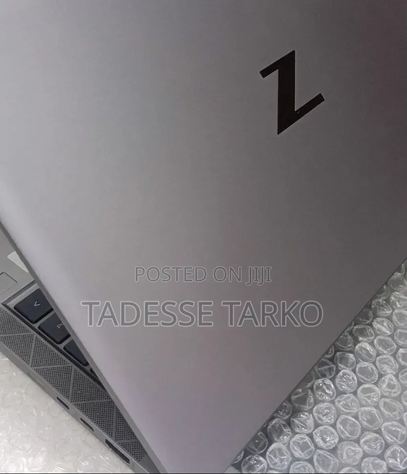 New Laptop HP ZBook Firefly 14 G7 16GB Intel Core i7 SSD 512GB