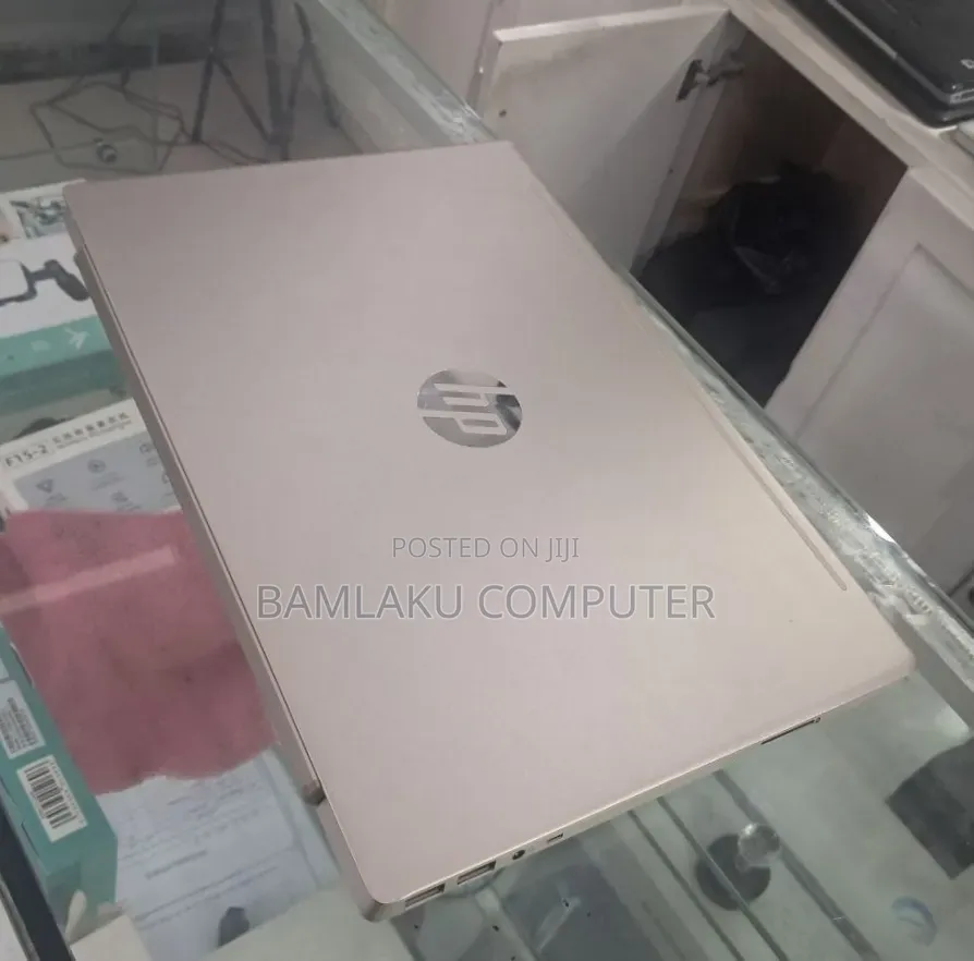 New Laptop HP Pavilion 15 8GB Intel Core i5 SSD 512GB