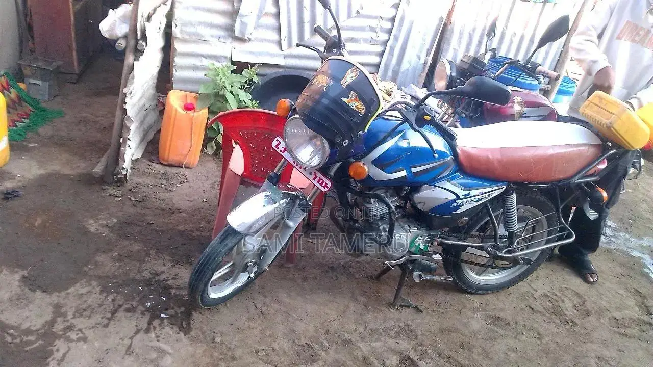 TVS HLX 125 2016 Green