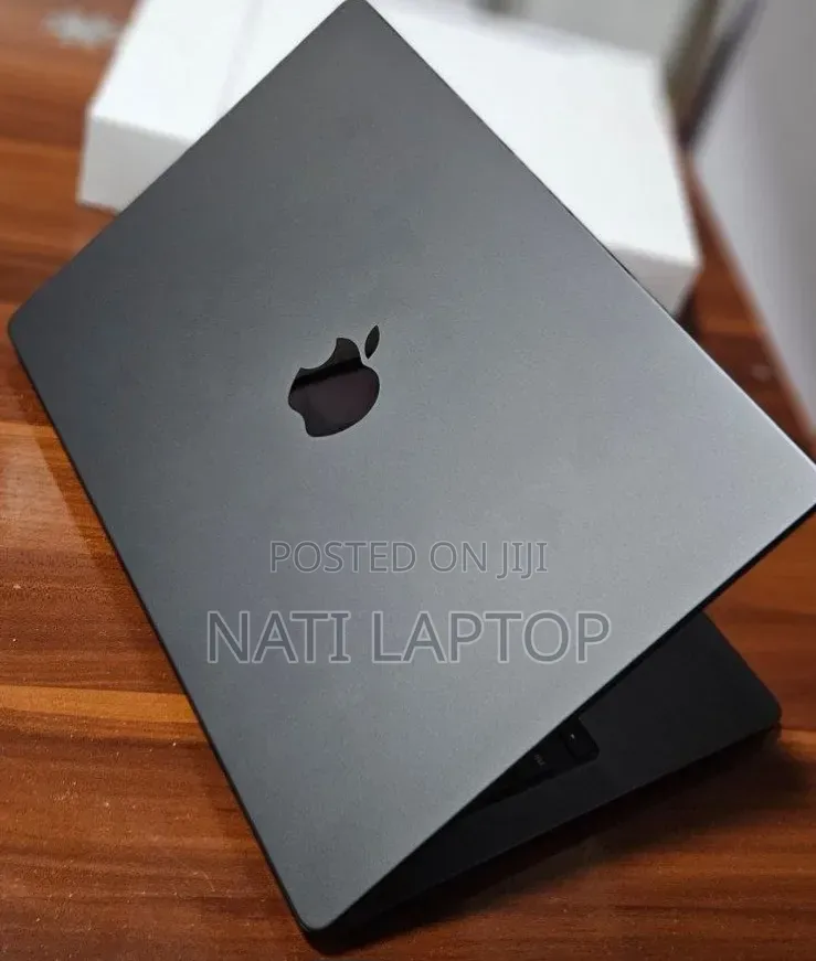 New Apple MacBook Pro 2025 M5 14-inch 16GB Apple M5 Pro SSD 512GB