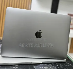 New Laptop Apple MacBook Pro 2017 16GB Intel Core i5 SSD 256GB