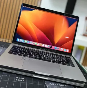 New Laptop Apple MacBook Pro 2017 16GB Intel Core i5 SSD 256GB