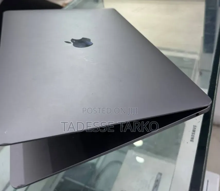 New Laptop Apple MacBook Air 2020 8GB Intel Core i3 SSD 256GB
