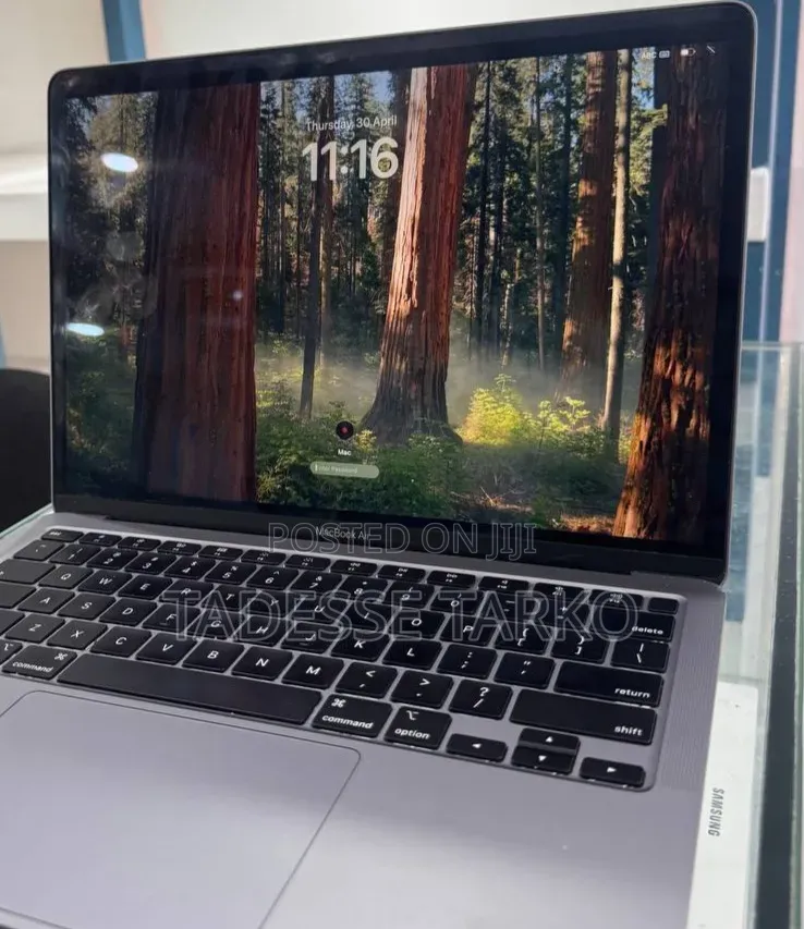 New Laptop Apple MacBook Air 2020 8GB Intel Core i3 SSD 256GB