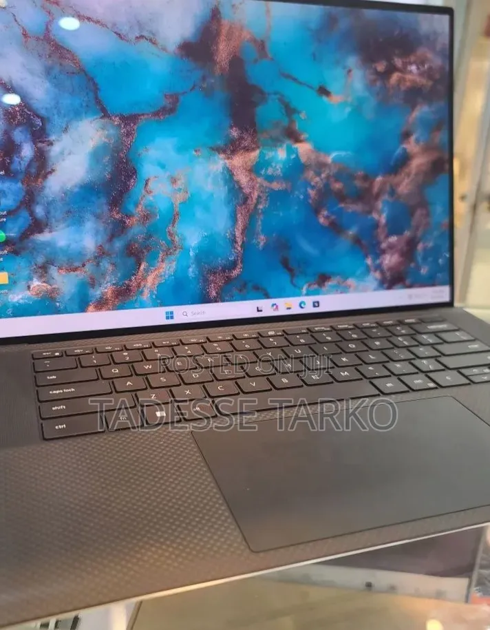 New Laptop Dell XPS 15 16GB Intel Core i7 SSD 512GB