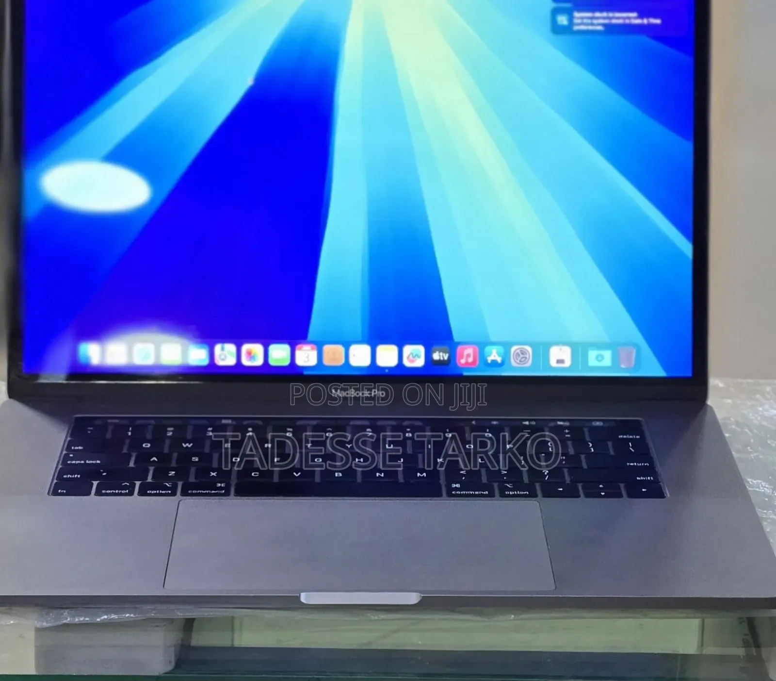New Laptop Apple MacBook Pro 2018 16GB Intel Core i7 SSD 512GB