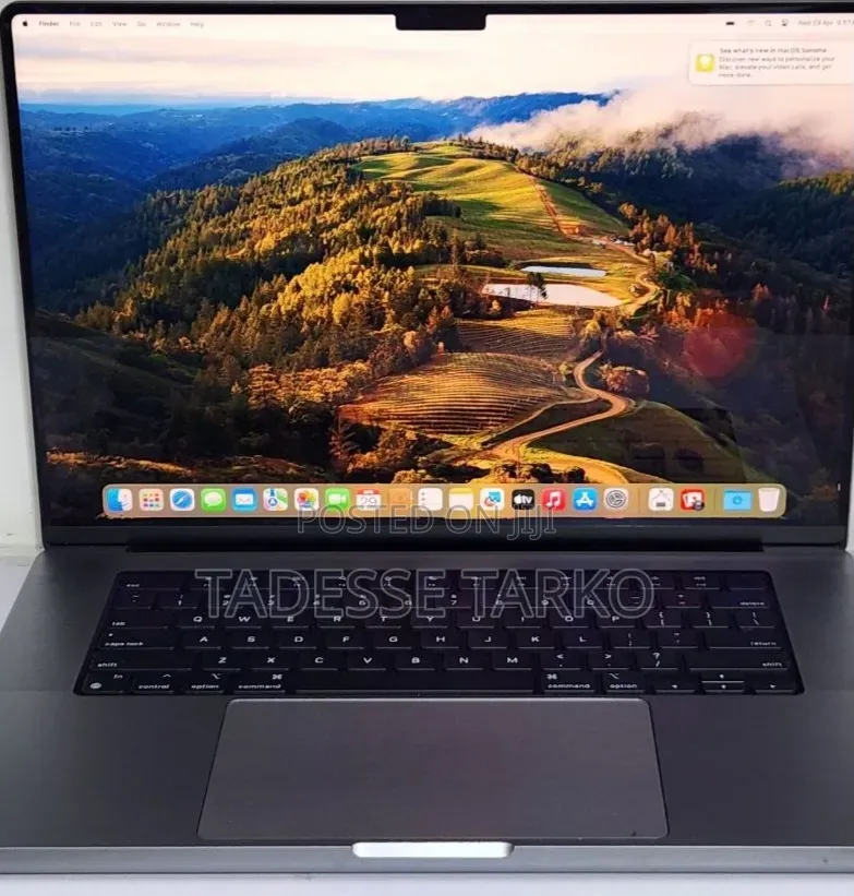 New Laptop Apple MacBook Pro 2021 M1 32GB Apple M1 Pro SSD 512GB