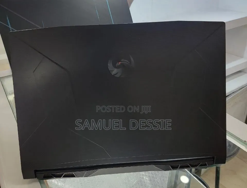 New Laptop MSI 16GB AMD Ryzen 5 SSD 512GB
