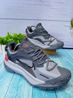 Limited Stock - Nike Acg Mountain Fly Low