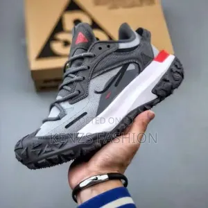Limited Stock - Nike Acg Mountain Fly Low