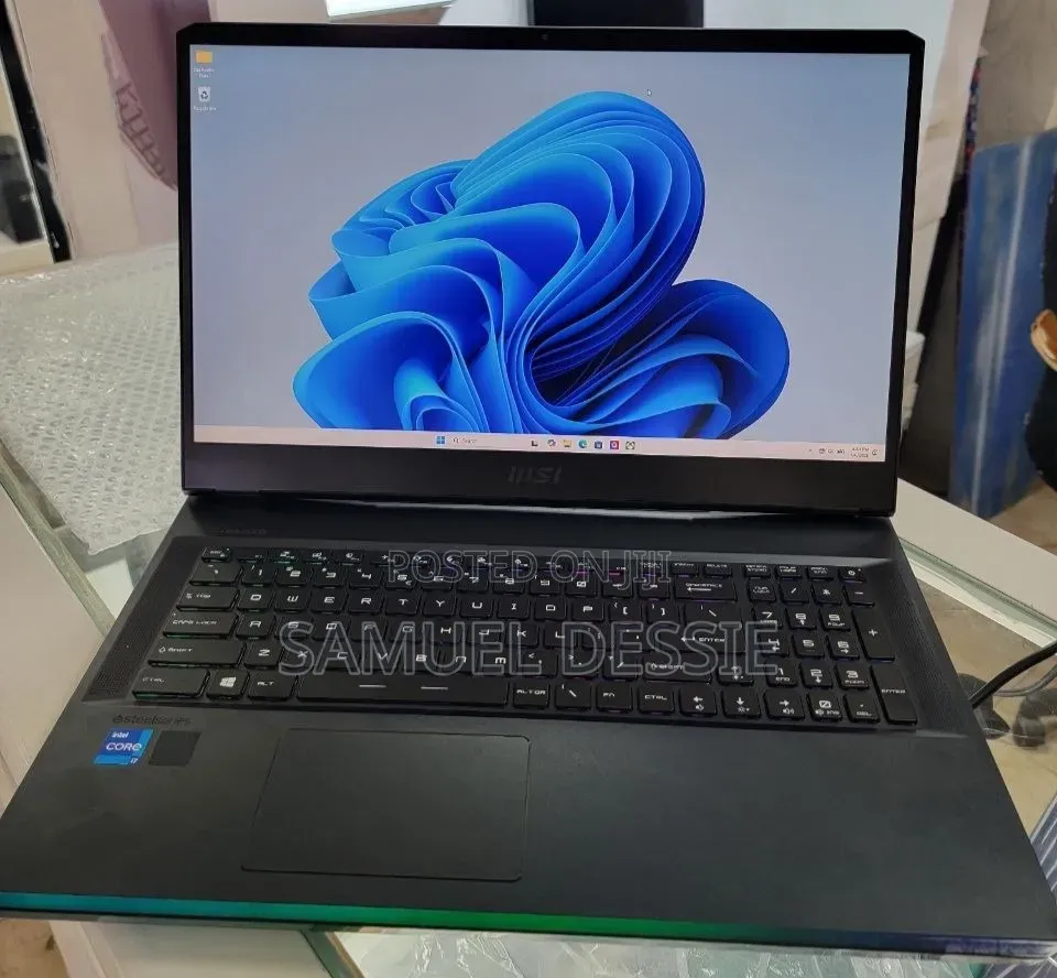 New Laptop MSI GE66 Raider 16GB Intel Core i7 SSD 1T