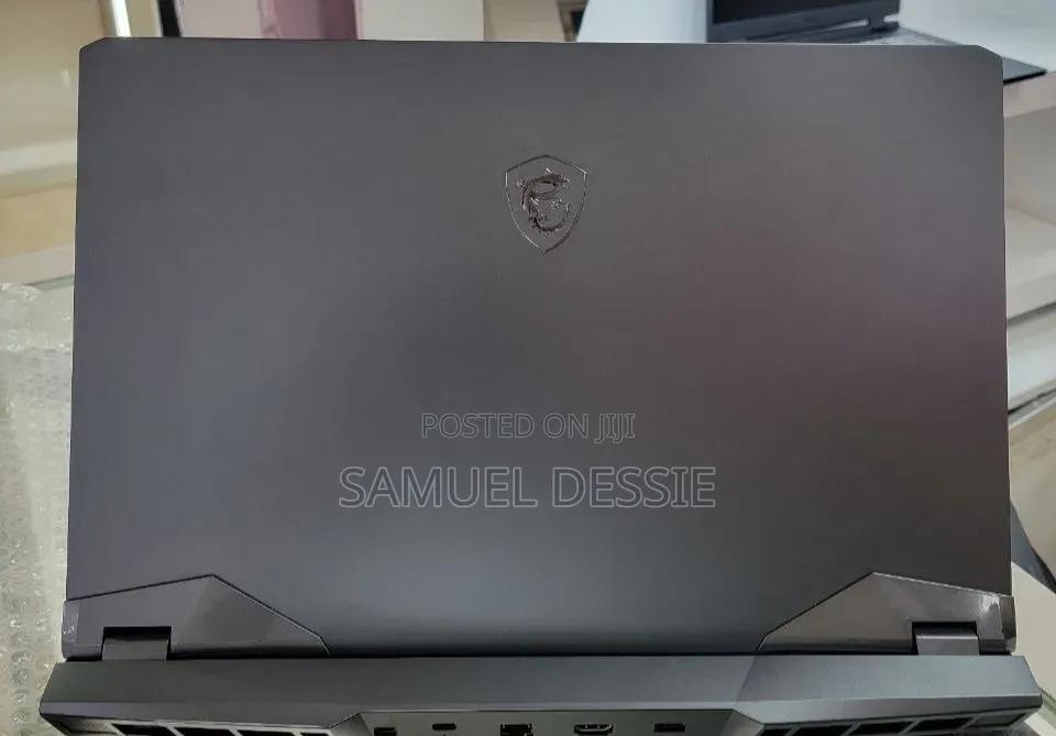 New Laptop MSI GE66 Raider 16GB Intel Core i7 SSD 1T
