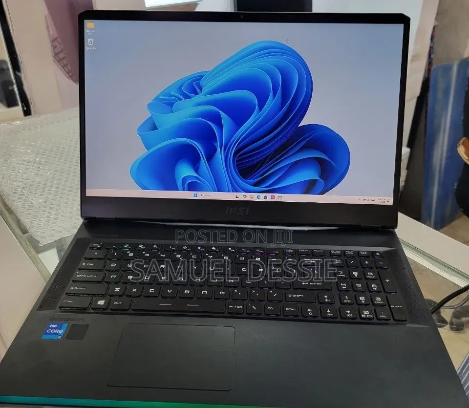 New Laptop MSI GE66 Raider 16GB Intel Core i7 SSD 1T