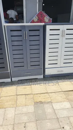 Shoe Rack, Chama Maskemecha
