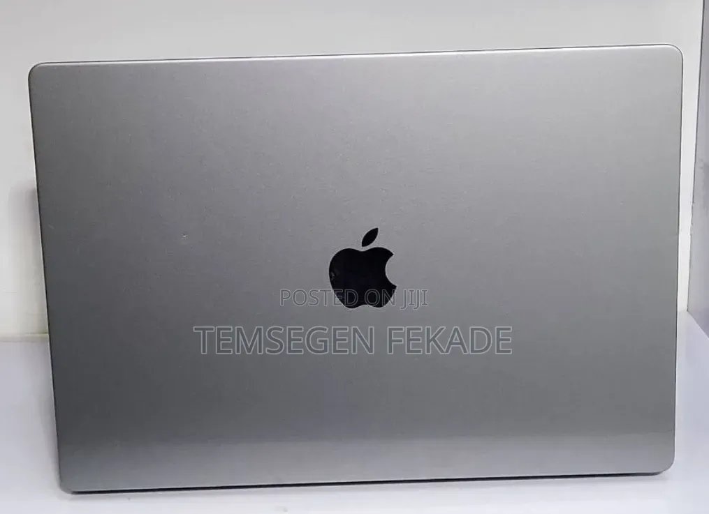 New Laptop Apple MacBook Pro 32GB SSD 512GB