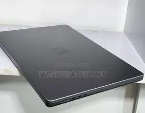 New Laptop Apple MacBook Pro 32GB SSD 512GB