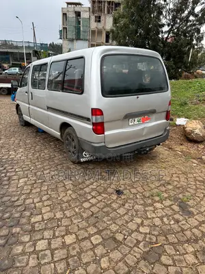 Toyota HiAce 1999 Silver