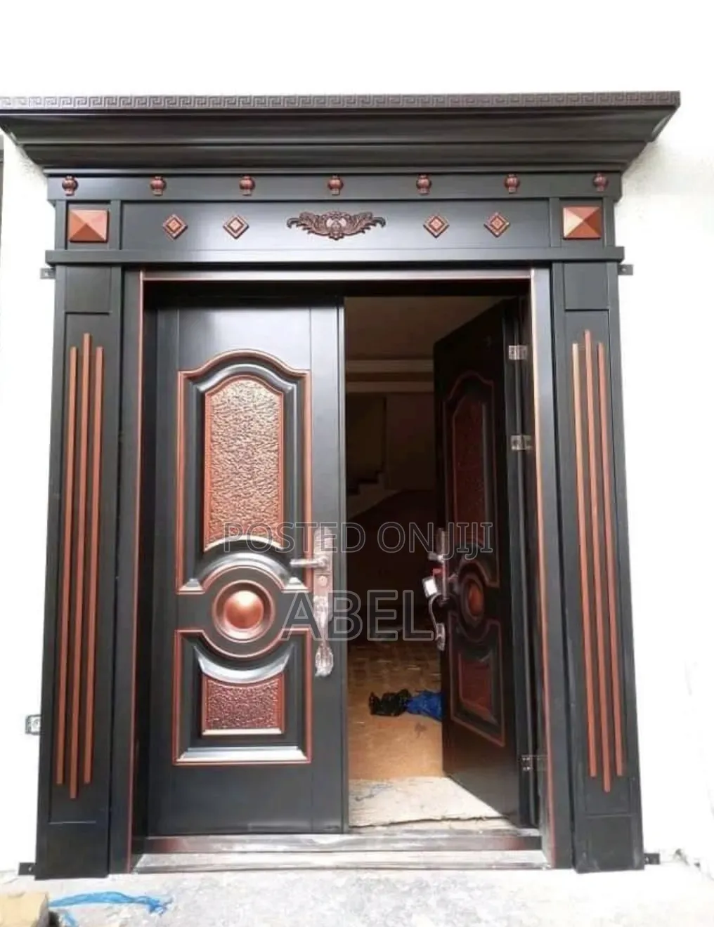 የቤትዎን ገጽታ የሚቀይር Victor Door