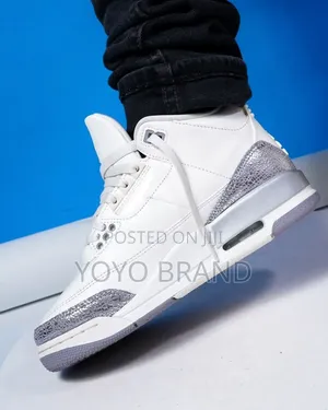 Nike Air Jordan 3 Retro Sail/Cement Gray Metallic Silver Unisex Shoes