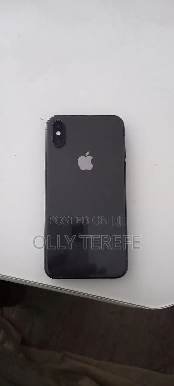 Apple iPhone XS 64 GB Black