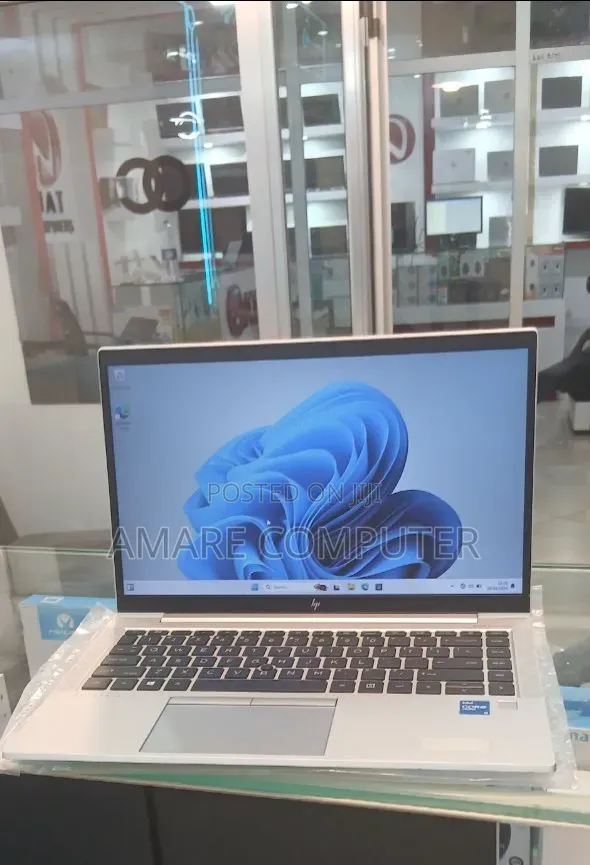New Laptop HP EliteBook 840 G8 16GB Intel Core i5 SSD 512GB