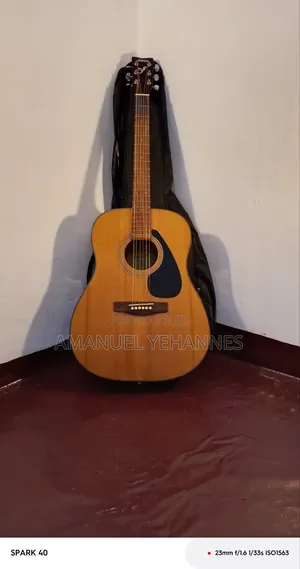 Yamaha F340 Acoustic Guitar